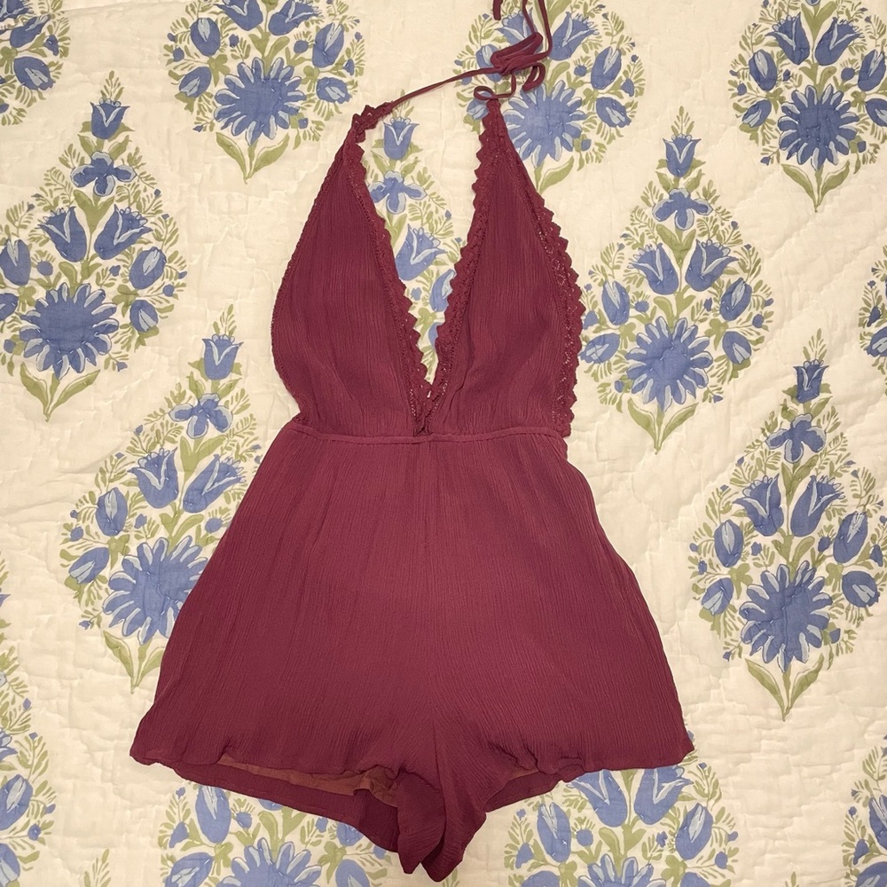KENDALL & KYLIE open back romper. Size small